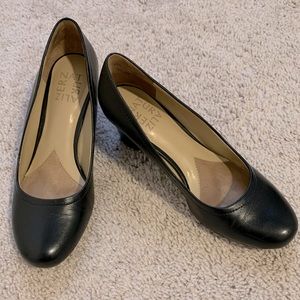 Naturalizer Hydie Black Leather Heels